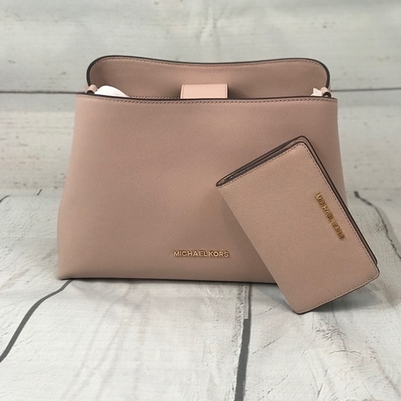 Michael Kors Sofia Leather Satchel & Wallet - Picture 3 of 13